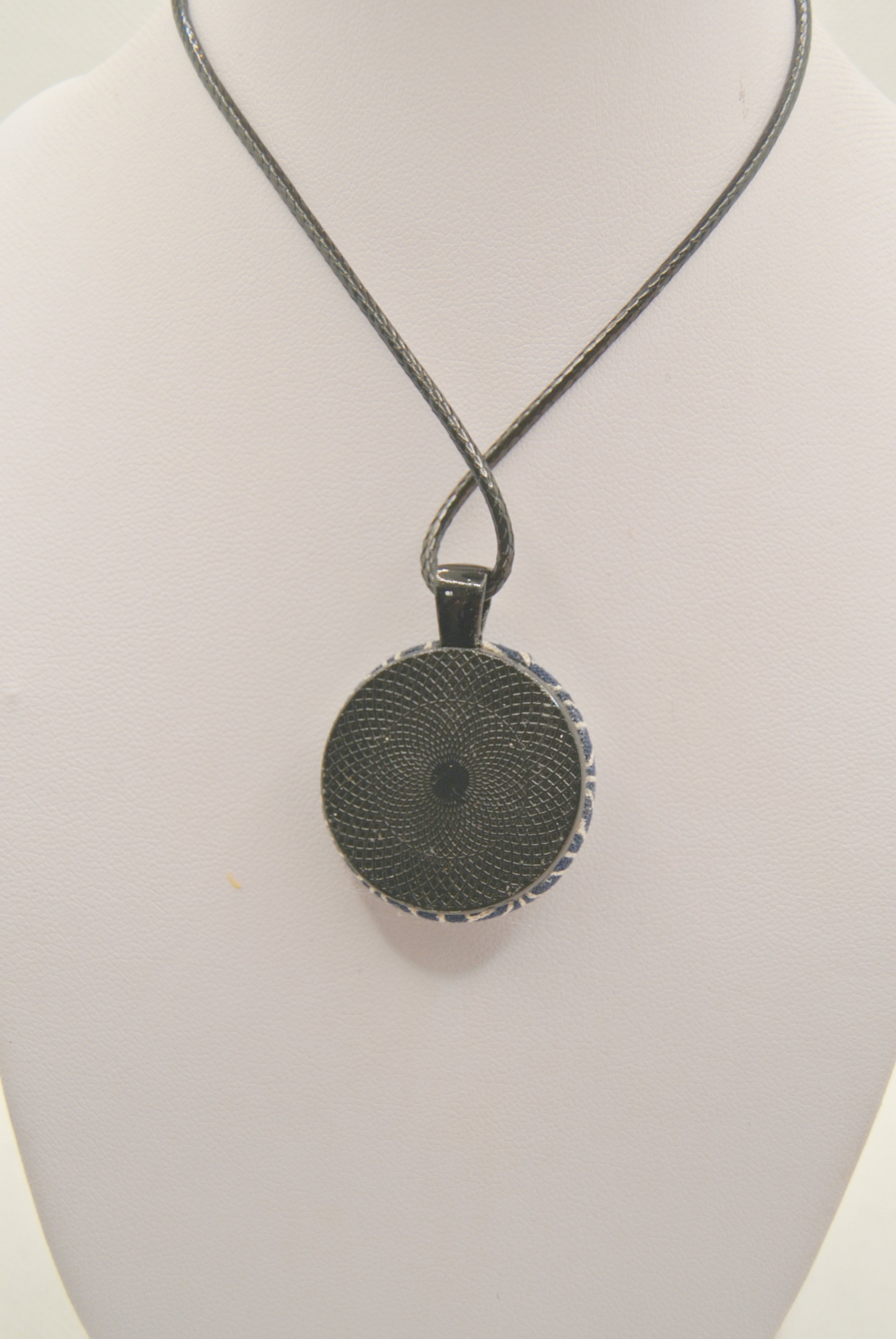 Black fabric necklace online